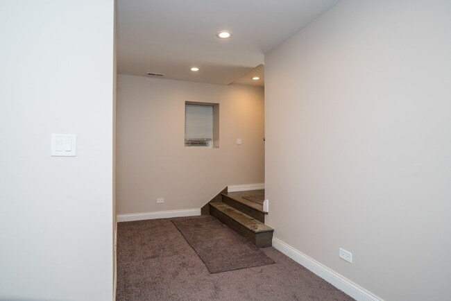 Building Photo - 2135 W 19th St
