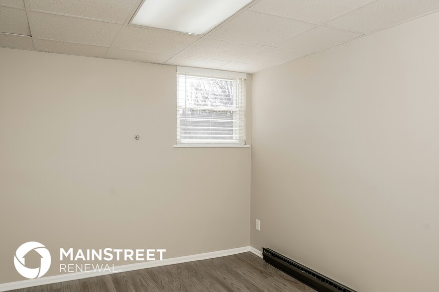 Building Photo - 4010 Sedgewood Ln