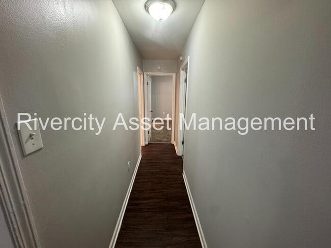 Building Photo - 3219 Holly Berry Dr