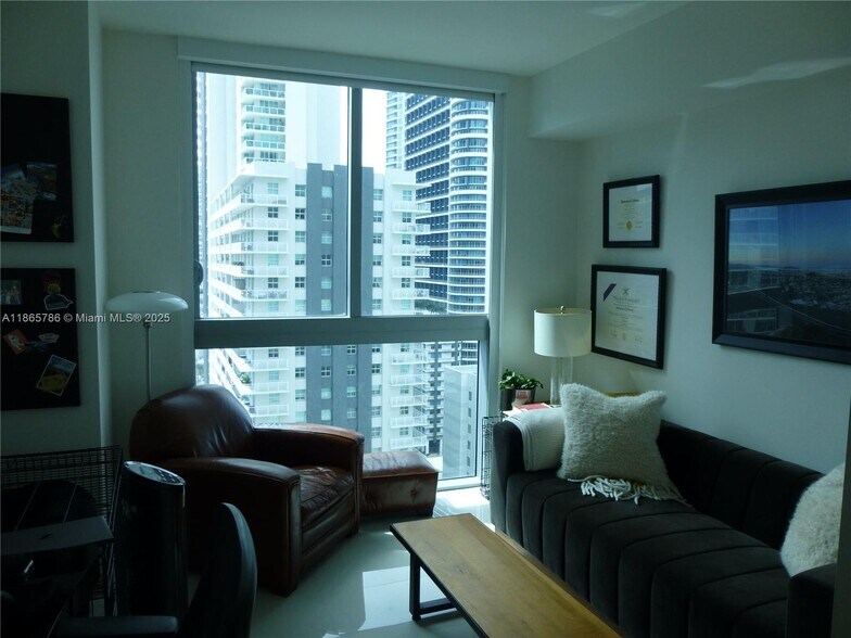Building Photo - 1100 S Miami Ave
