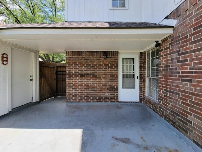 Building Photo - 8502 Canyon Pine Dr