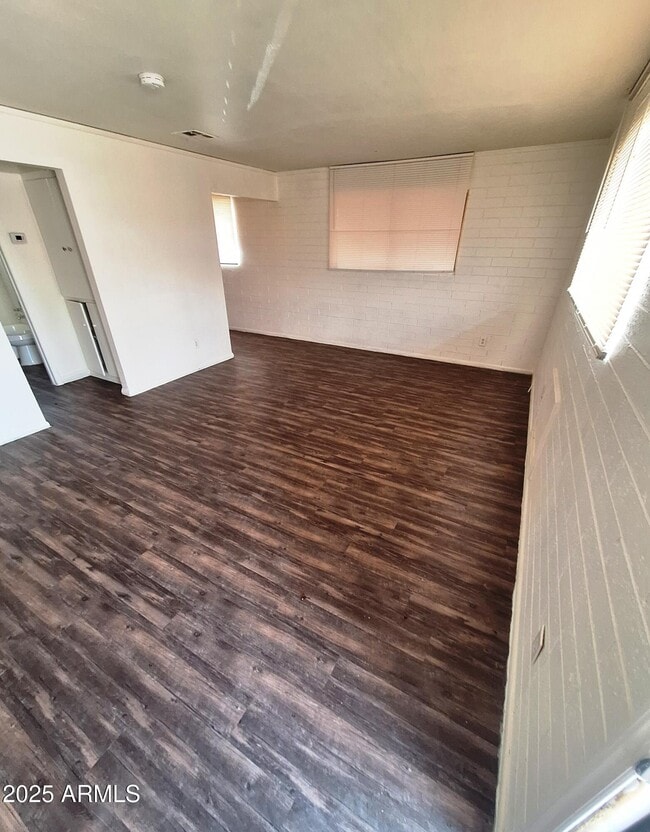 Building Photo - 1317 N 48th Pl