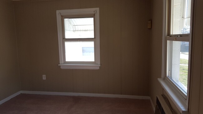 Building Photo - Charming 2BR House in Randolph!