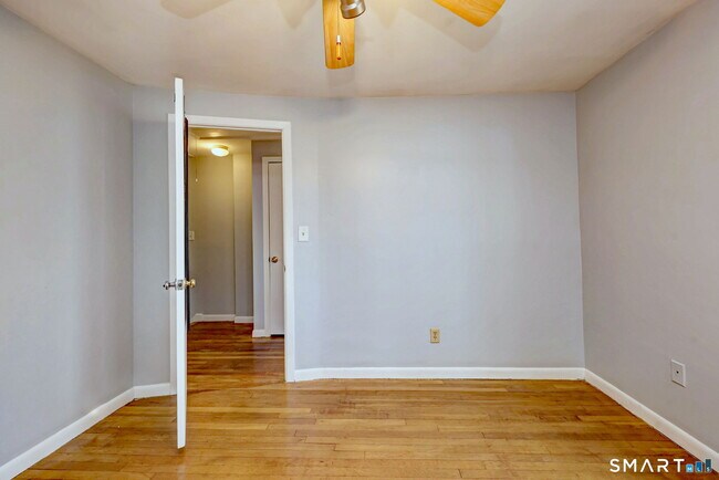 Building Photo - 1 Cora St