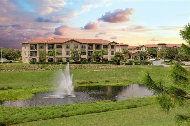 Building Photo - 902 Charo Pkwy