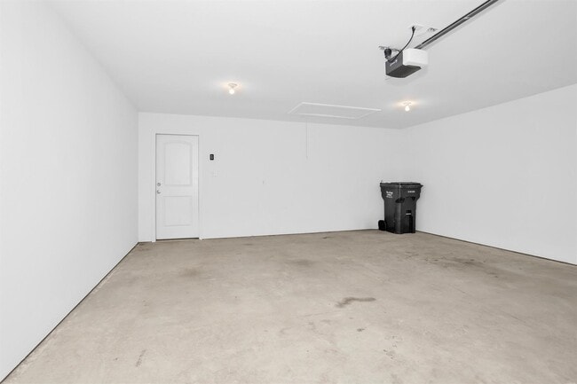 Building Photo - 12534 Ridgecrest Dr