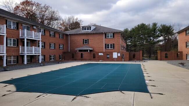 Building Photo - 3 Leonard Rd