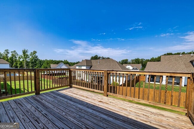 Building Photo - 65 Oakhurst Trail