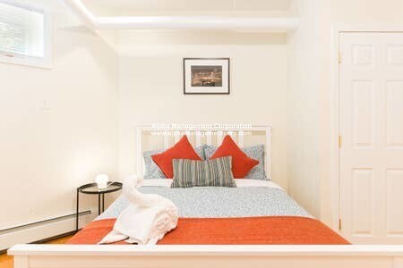 Building Photo - 22 Euston St