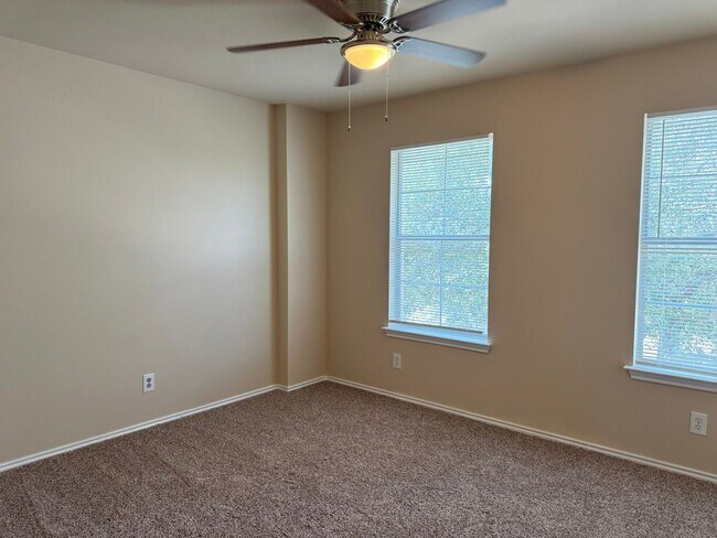 Building Photo - 9061 Clearwood Pth