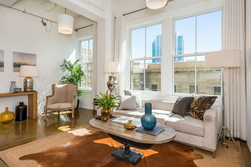 LivingRoom-1 - 2 Mint Plz