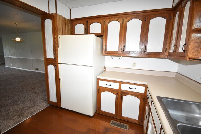 Building Photo - 2 Bedroom Home For Rent in The County!