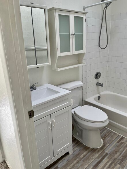 Bathroom - 3409 N Fontana Ave