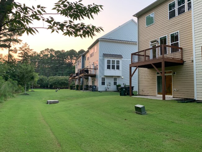Building Photo - 717 Edgewater Ridge Ct