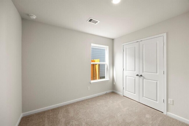 Building Photo - 6403 Elm St