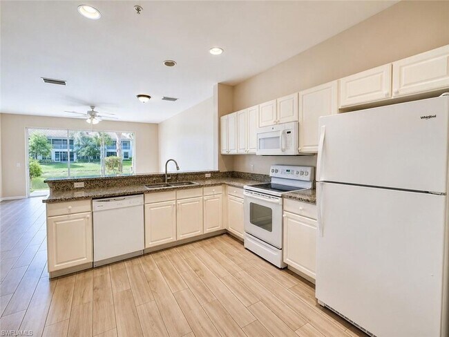 Building Photo - 912 Hampton Cir