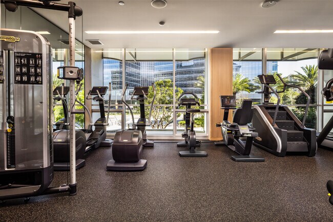 Building Photo - 2025 Ave of the Stars