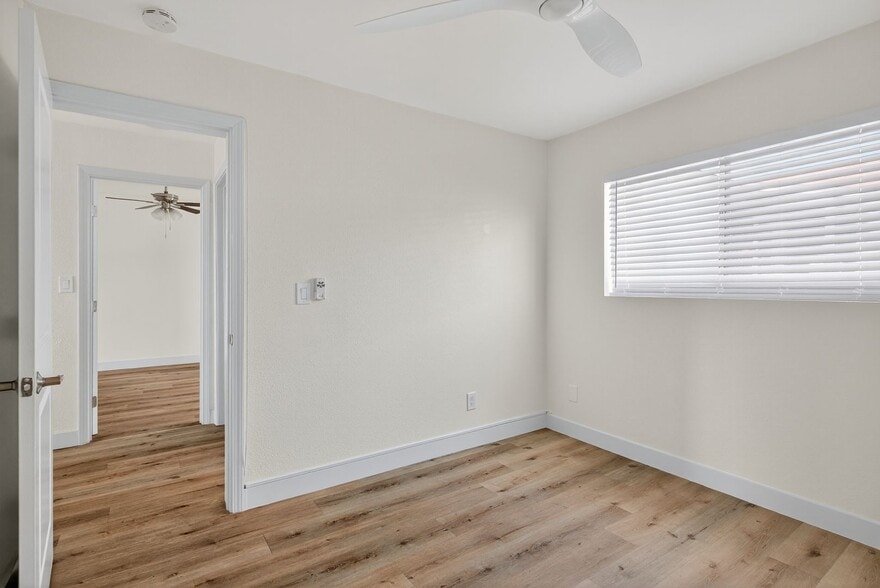 Building Photo - 921 Alamitos Ave