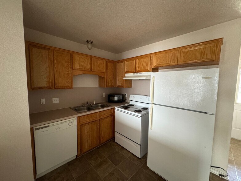 Building Photo - 1602 Aztec Trce