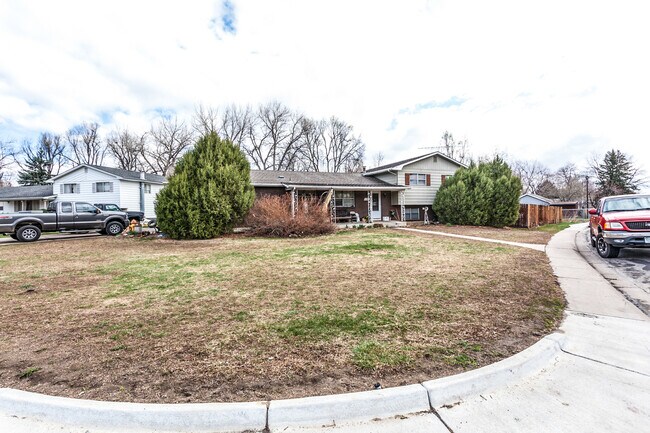 Building Photo - 1100 Skyline Dr