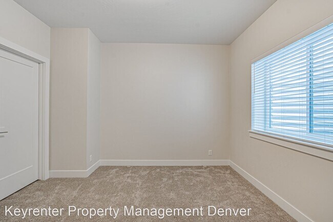 Building Photo - 4 br, 3.5 bath House - 2570 South Cherokee...