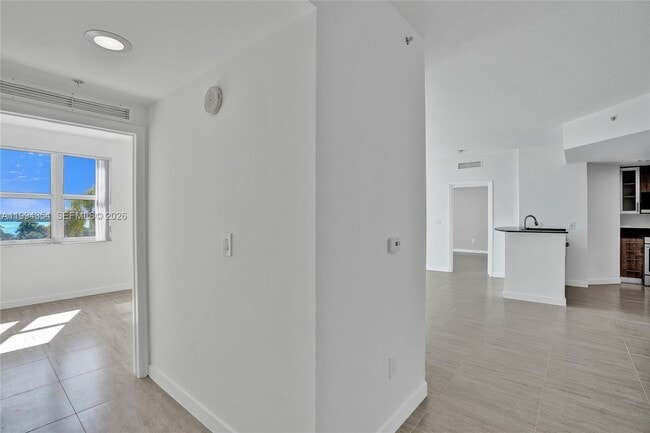 Building Photo - 7900 Harbor Island Dr