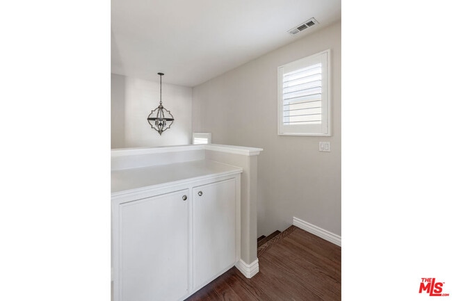 Building Photo - 6840 De Celis Pl