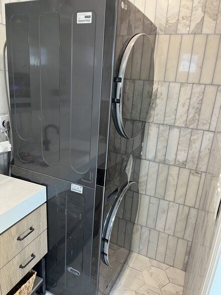 Washer/Dryer in Unit - 3231 Magnolia Ave