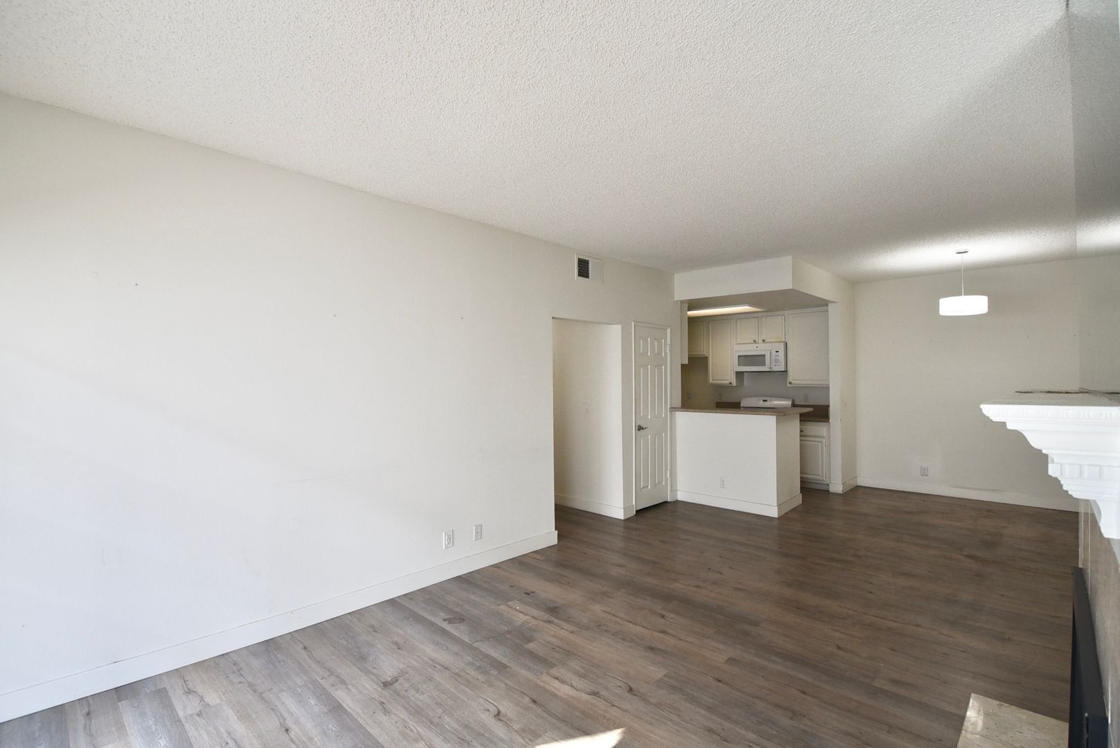 Building Photo - 11594 Moorpark St