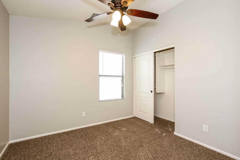 Building Photo - 12471 N 75th Dr