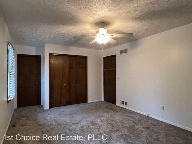 Building Photo - 3 br, 2.5 bath House - 1600 Hillside Drive