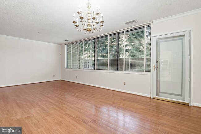 Building Photo - 3709 S George Mason Dr