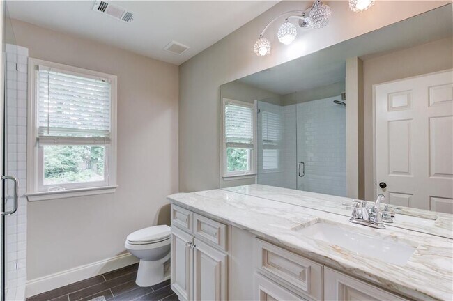 Building Photo - 153 Lantern Ridge Ct