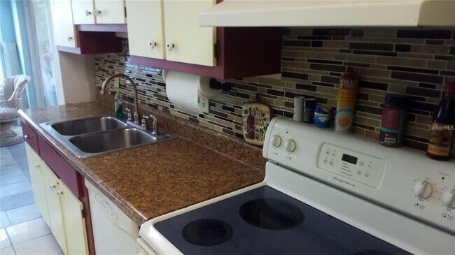 Building Photo - 758 Spring Lake Blvd NW