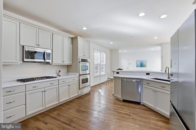 Building Photo - 1312 Volunteer Dr