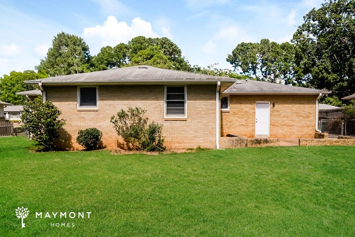 Building Photo - 7708 Saxon Dr SW