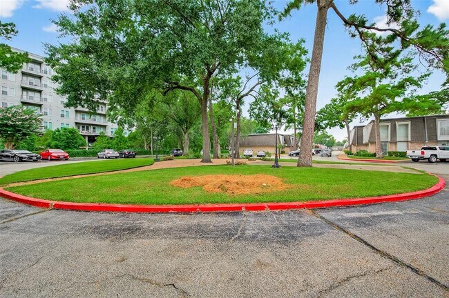 Building Photo - 12633 Memorial Dr