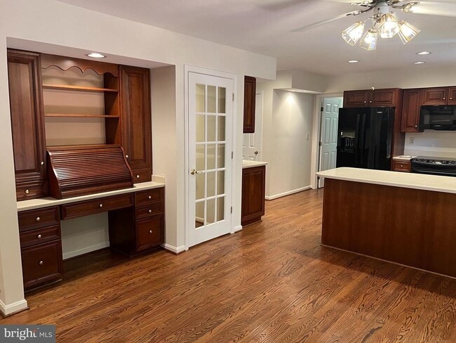 Building Photo - 10101 Alsace Ct