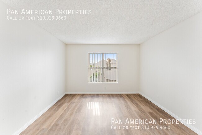 Building Photo - 10380 Almayo Ave