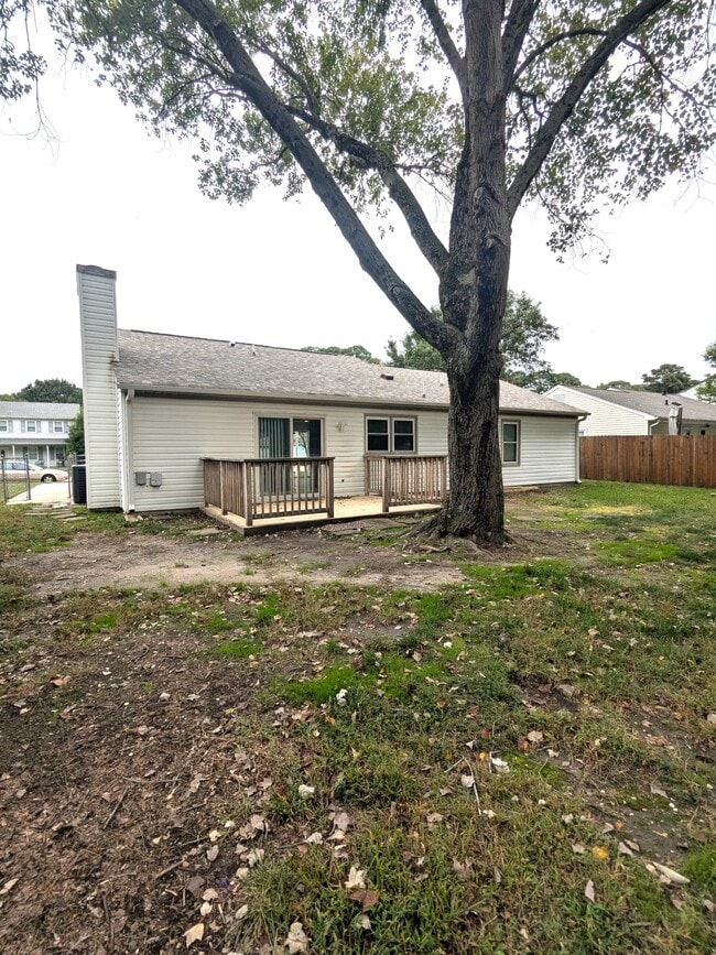Building Photo - 107 Sandy Lake Dr