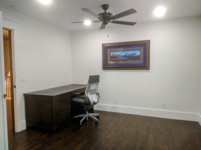 Building Photo - 63 Redwood Ln