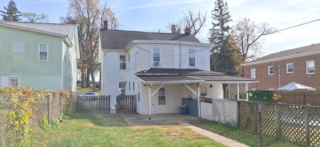 Building Photo - Remodeled 4 Bedroom in Hershey!