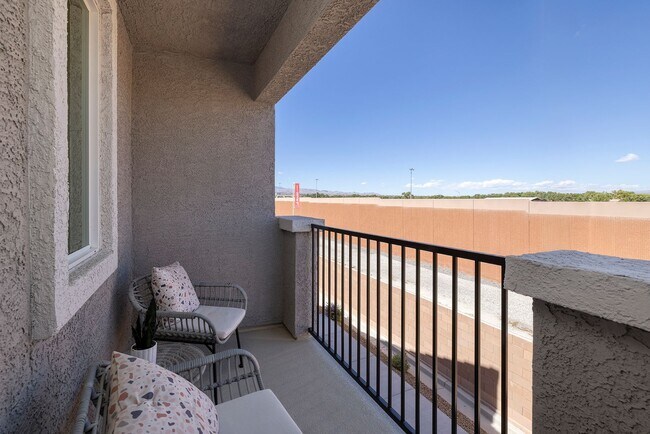 Building Photo - FULLY FURNISHED BRAND NEW TOWNHOME WITH 3 ...