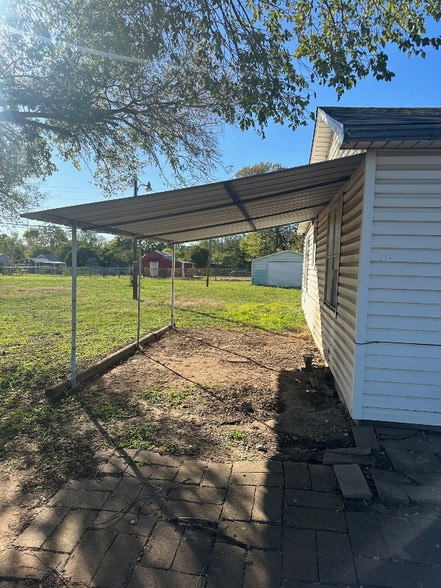 Building Photo - 1226 Oaklawn St