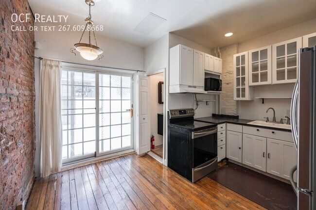 Building Photo - 835 N Newkirk St