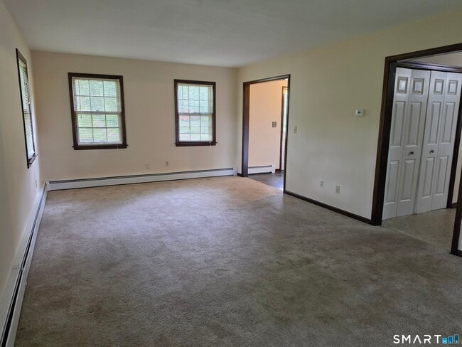 Building Photo - 8 Squire Ln