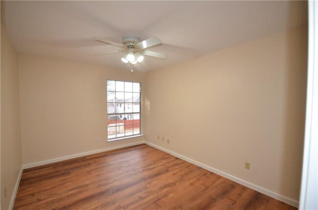 Building Photo - 13903 Lothian Dr