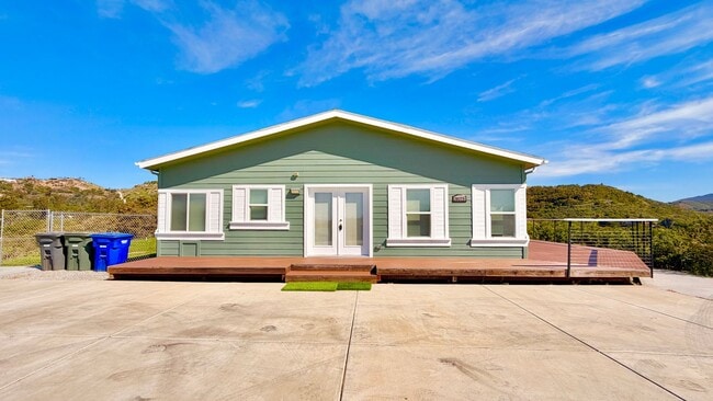 Building Photo - Stunning Single-Story with Spacious Deck, Panoramic Views, on Gated/Fenced Property!