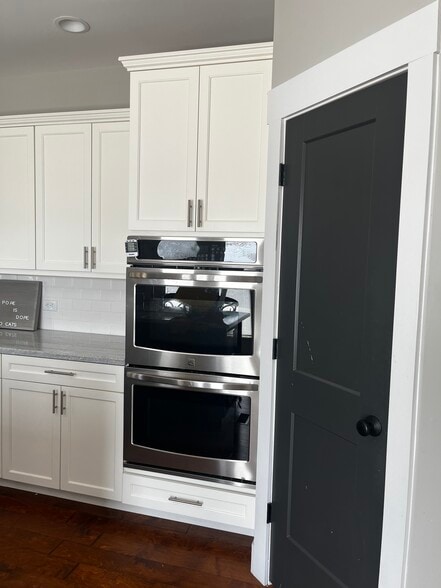 Walk in pantry - 100 N Homestead Ln