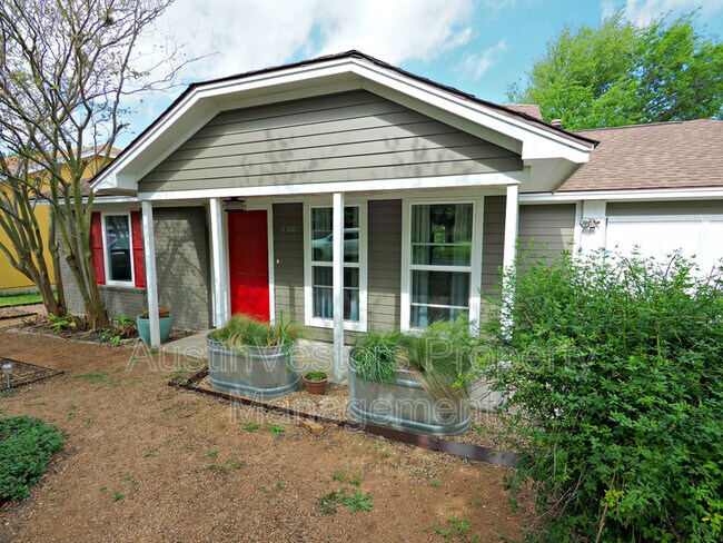 Building Photo - 8700 Soho Dr